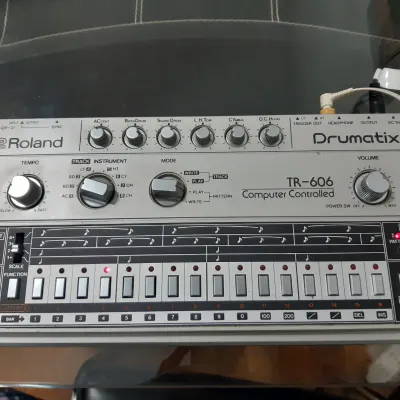 Roland TR-606 Drumatix Analog Drum Machine (With outputs separate)