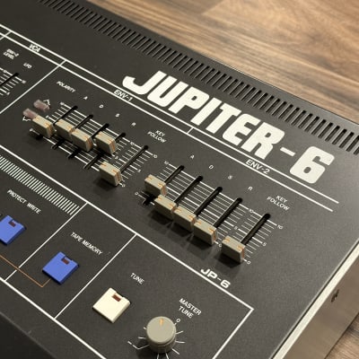 Vintage Roland Jupiter 6 Synthesizer image 5