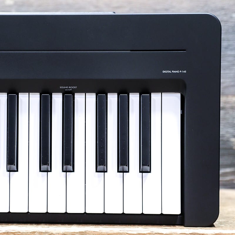 P-145 Black + Stand X Piano numérique portable Yamaha