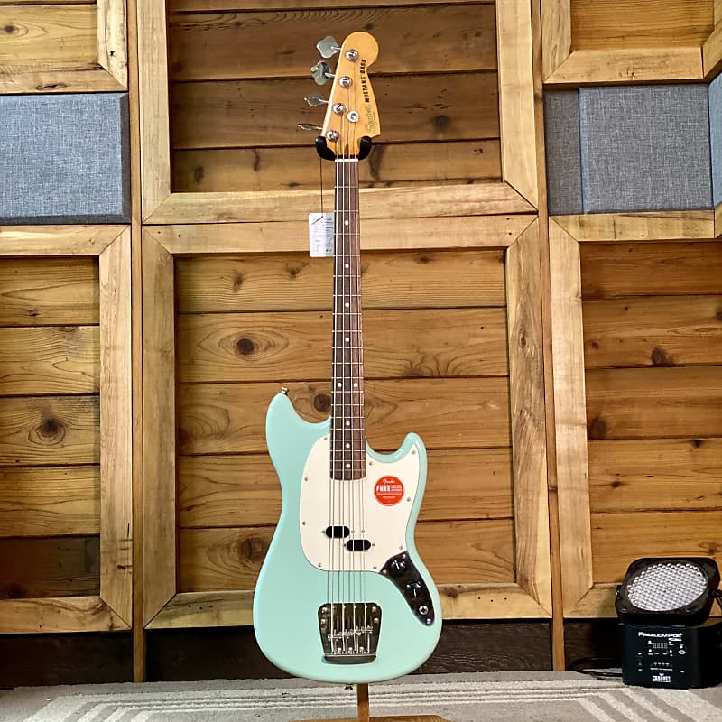 Squier Classic Vibe '60s Mustang Bass | Reverb Canada
