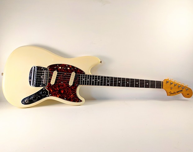 Fender Mustang MG65 Made In Japan 2013 Cream