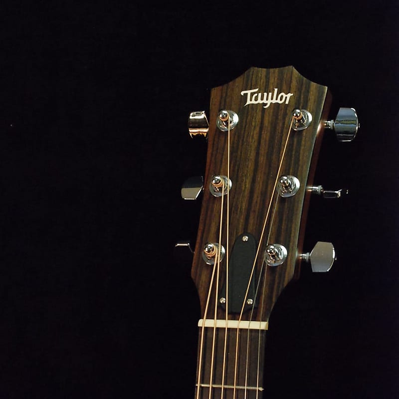 Taylor 210ce with ES-T Electronics image 10