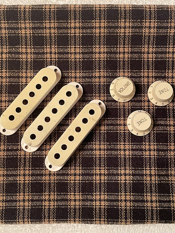 Fender Stratocaster pickup covers and knobs Reverb