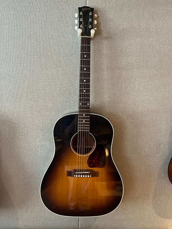 Gibson J45 2001 - Aged Sunburst | Reverb