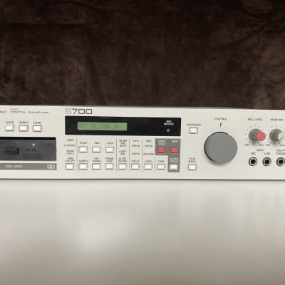 Akai S700 MIDI Digital Sampler 1987 - White
