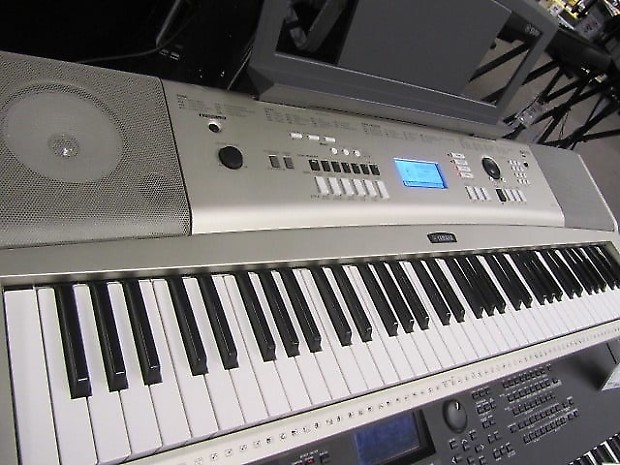 Yamaha YPG235 76‑Key Portable Grand Piano image 3