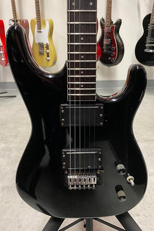 Aria ProII XR-series electrits ギター ケース付 Mid 1980s aria pro ii xr electric guitar with Kahler flyer