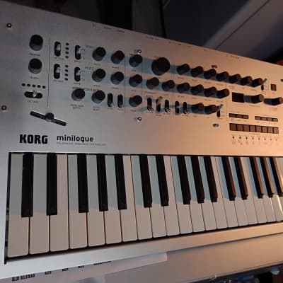 Korg Minilogue 4-Voice Polyphonic Analog Synthesizer 2016 - Silver MINT image 5