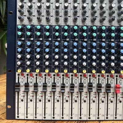 Soundcraft GB2R 12-2 Mixer with 12 mono + 2 stereo channels image 4