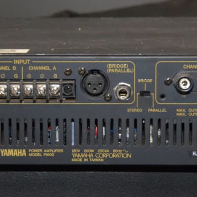 Yamaha P1600 Power Amplifier - Black image 3