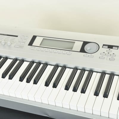 Korg TRITON Le 88 Music Workstation Keyboard CG00WP2 image 4