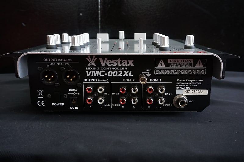 Vestax DJ Mixer VMC-002XL Professional Mixing / Scratch Controller