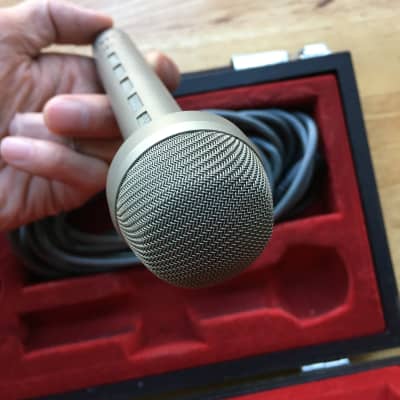 Aiwa DM-68 Dynamic Mic 1975-90 | Reverb Aiwa DM-68 Dynamic Mic 1975-90 | Reverb
