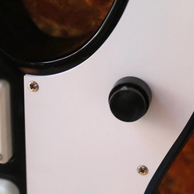 FENDER "Jack White Triplecaster, Maple Fingerboard, Black" HARDCASE image 13