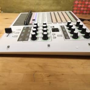 Akai APC 40 Special Edition White | Reverb