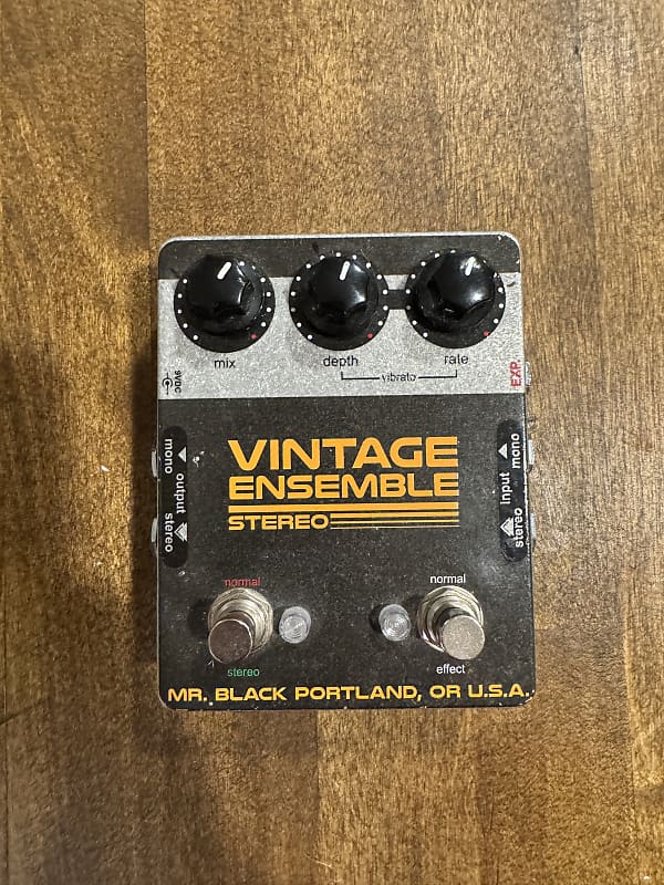 Mr. Black Stereo Vintage Ensemble