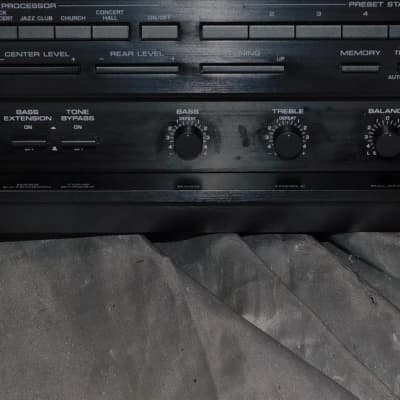 Yamaha RX-V1070 receiver with phono input and pre out main in image 3