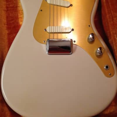 Fender Duo-Sonic with Rosewood Fretboard 1959 - 1964 | Reverb