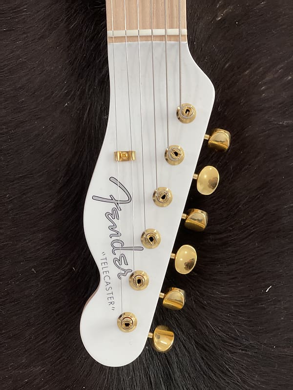 Fender Japan Telecaster Haruna Signature 2020 White / Gold
