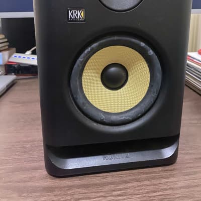 KRK Classic 5 G3 5 Powered Studio Monitor, Limited-Edition Silver and  Black (Each)