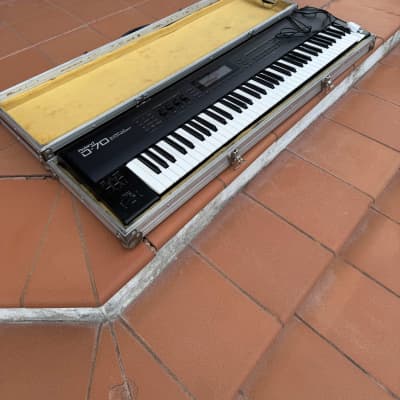 Roland D-70 Synthesizer (not fully working)