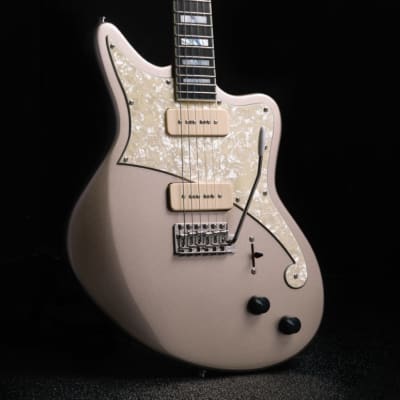 D'Angelico  Deluxe Bedford, Offset Solid Body w/ Tremolo, Desert Gold DADBEDDSGNTR for sale
