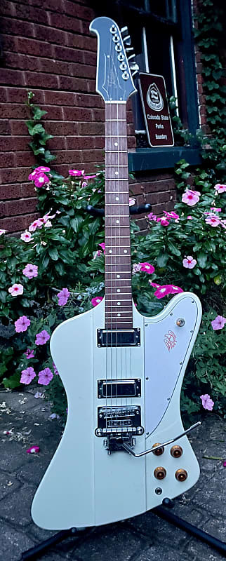 ギター tokai firebird Here's a fantastic playing Tokai Firebird, made in Korea