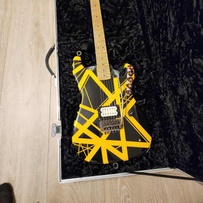 Black and deals yellow frankenstrat