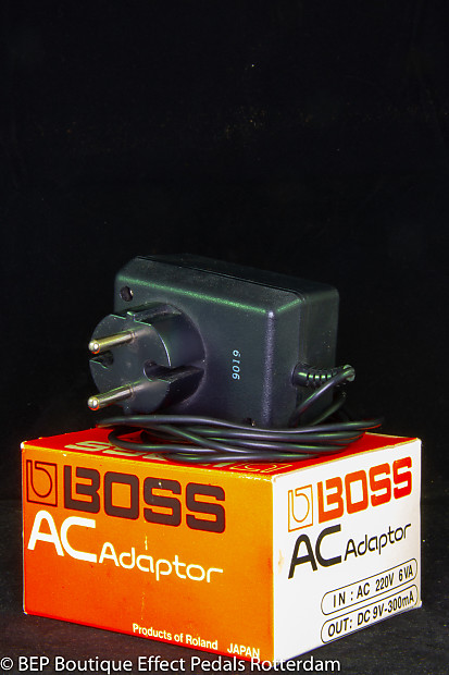 Boss ACA-220 Adaptor 80's made in Japan s/n 9019, European
