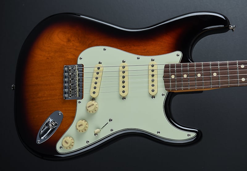 Fender Robert Cray Stratocaster - 3 Color Sunburst image 1
