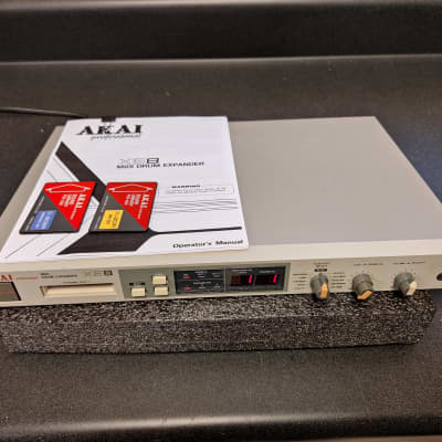 Vintage Drum Machine Akai XE8 1988 with ROM Cards