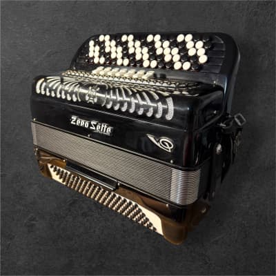 Hohner Amica III 96 Bass mint used | Reverb The Netherlands