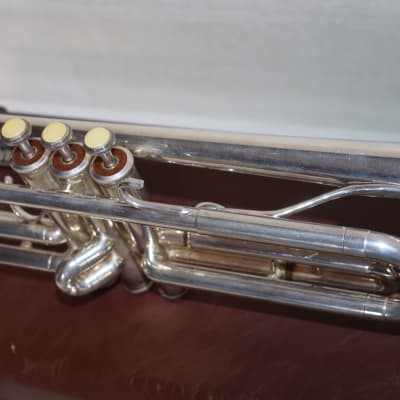 Yamaha YTR-334S Bb Trumpet Silver Plate Finish with Hard Case 