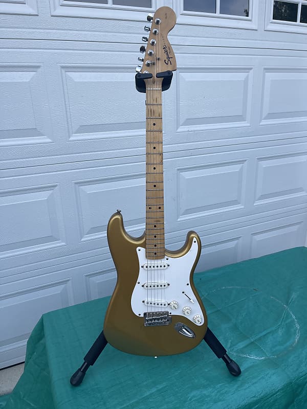 Fender Squier Affinity  Stratocaster  2001 Shoreline Gold image 1
