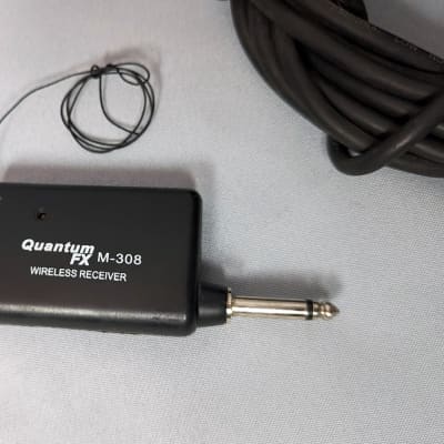 QuantumFX M 308 Wireless Dynamic Microphone Silver Reverb