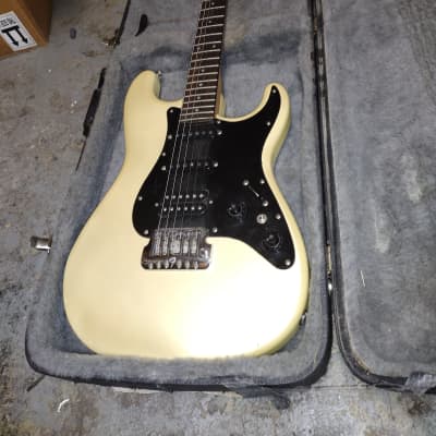 Fender American Standard Stratocaster with Rosewood Fretboard 1995 Arctic White image 1