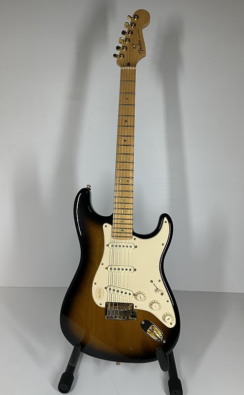 Fender 50th Anniversary American Deluxe Stratocaster Sunburst 2004