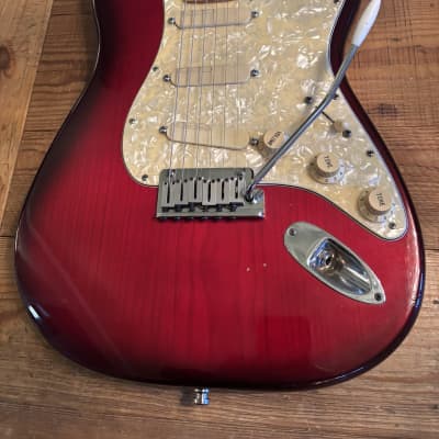 Fender Strat Plus Deluxe Electric Guitar | Reverb