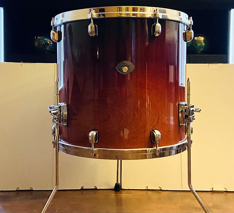 tama dark cherry fade 18in | Reverb