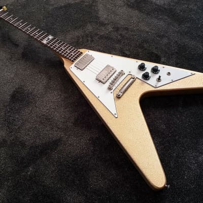 Burny LV-115KK Ken L'arc-en-Ciel Flying V 1990s - Gold