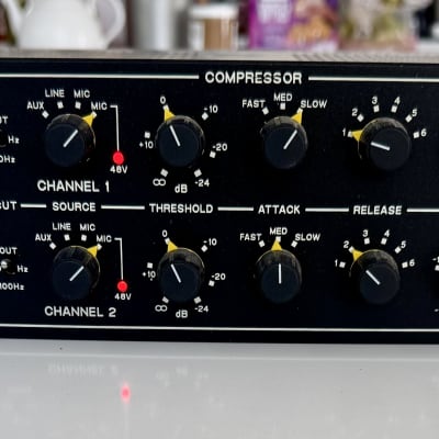 レコーディングでの活躍間違いなし！コンプ内蔵で1台2役の