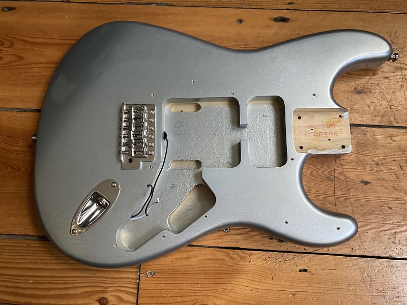 Squier Strat by Fender Electric Guitar Body 2019 Stratocaster Affinity  Series Slick Silver