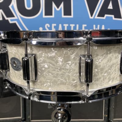 Rogers 14x5" Dyna-Sonic Snare Drum 1960s - White Marine Pearl, Stunning! image 11