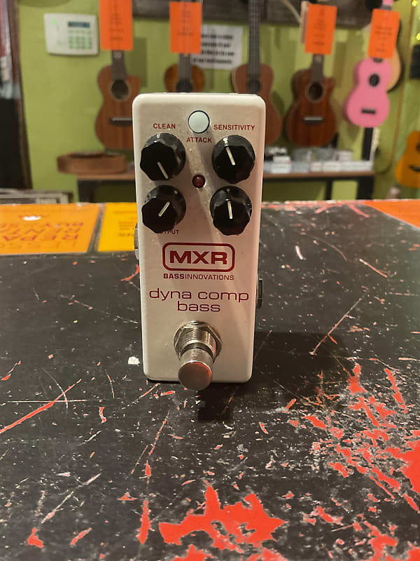 MXR Dyna Comp Bass