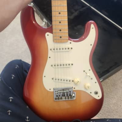 Fender Standard Stratocaster (1983 - 1984) | Reverb
