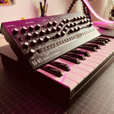 Roland SE-02 ＋K-25M Amazon | Roland Boutique アナログシンセサイザー SE-02 + 専用ミニ