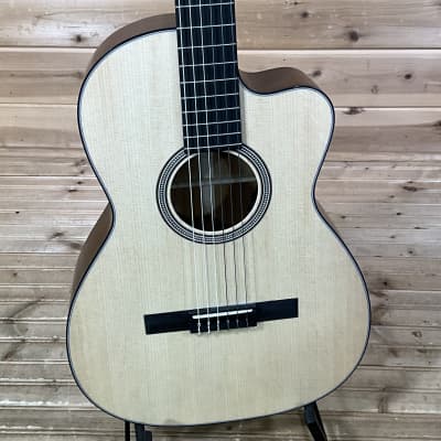 Martin 000C12-16E Nylon Acoustic Guitar - Natural image 1