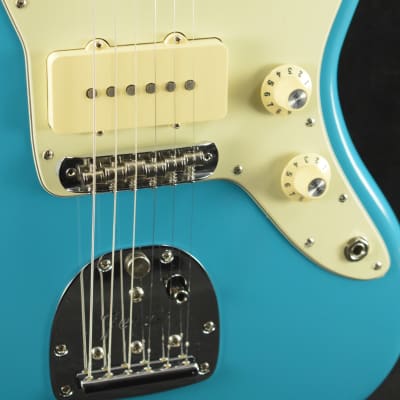 Fender American Professional II Jazzmaster Miami Blue Maple Fingerboard image 3