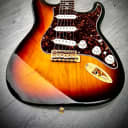 Fender Deluxe Players Stratocaster with Rosewood Fretboard  3-Color Sunburst