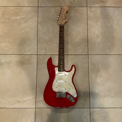 Fender Squier Stratocaster Mini 3/4 Red 3 Pickup image 2